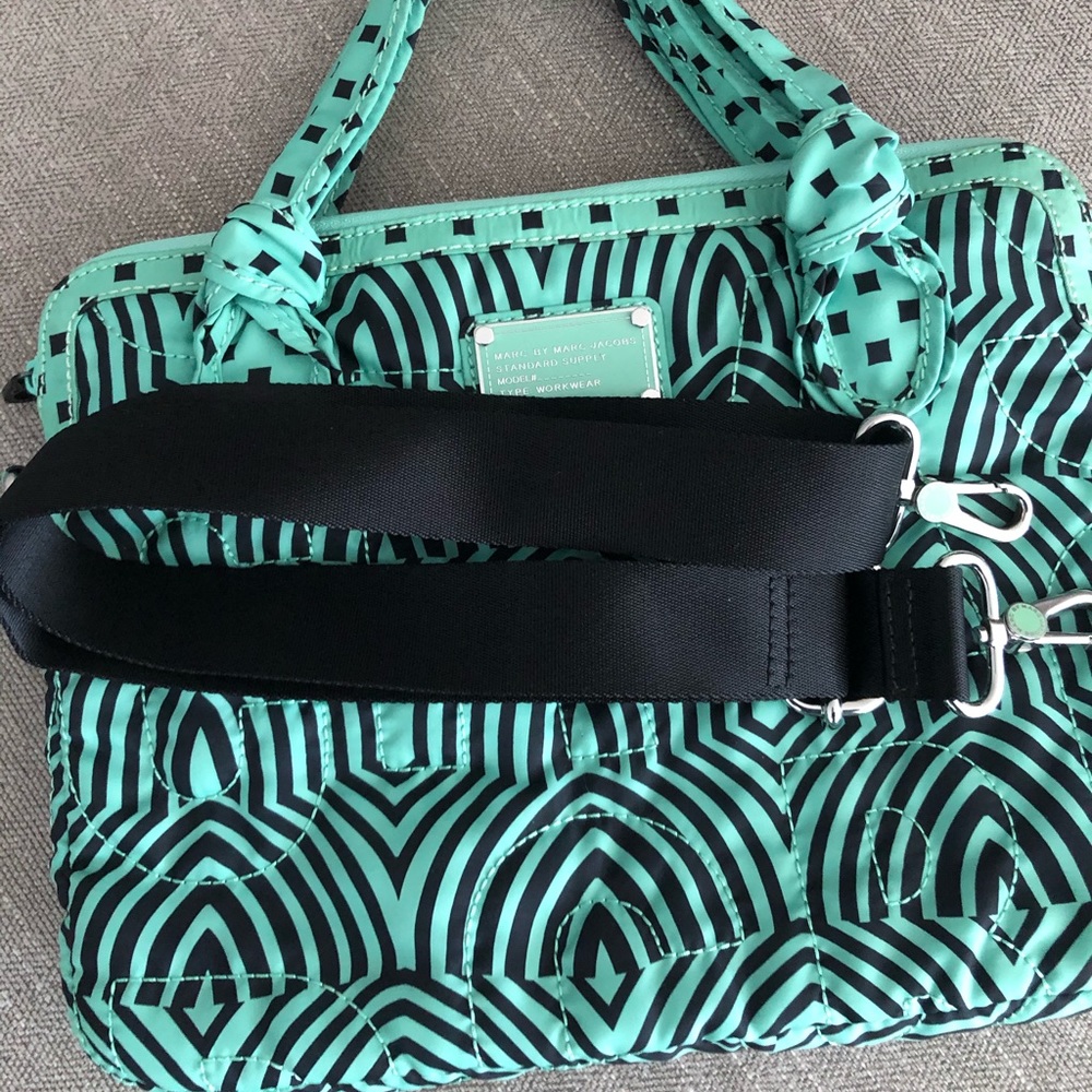Marc Jacobs Computer Bag In Great Condition!! - image 3